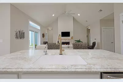 1335  Lynx Ln -, Manitowoc, WI 54220 - Photo 12