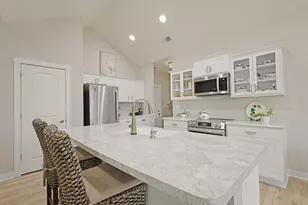 1335 Lynx Ln, Manitowoc, WI 54220 - Photo 8