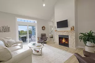 1335 Lynx Ln, Manitowoc, WI 54220 - Photo 4