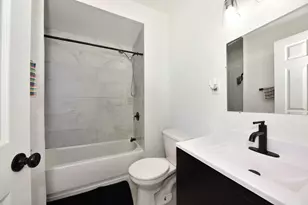 2166 S 6th St, Milwaukee, WI 53215 - Photo 22