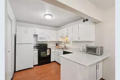 8631 N Servite Dr #112, Milwaukee, WI 53223 - Photo 6