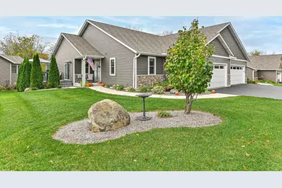 317  Trailview Xing #15, Racine, WI 53185 - Photo 1