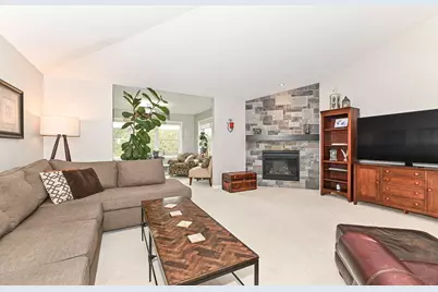 317  Trailview Xing #15, Racine, WI 53185 - Photo 12