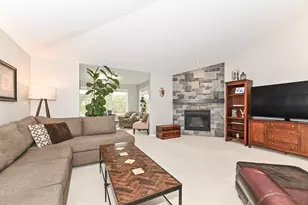 317 Trailview Crossing, Racine, WI 53185 - Photo 12