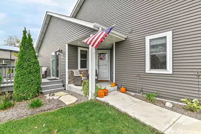 317  Trailview Xing #15, Racine, WI 53185 - Photo 6