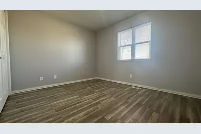 939  Legion Dr, Twin Lakes, WI 53181 - Photo 6