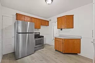 817 E Otjen St, Milwaukee, WI 53207 - Photo 16