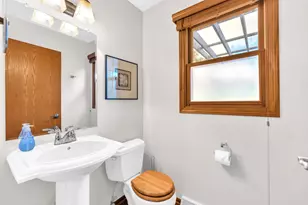 2520 Amber Ln, Racine, WI 53406 - Photo 12