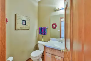 8505 S 68th St, Franklin, WI 53132 - Photo 16