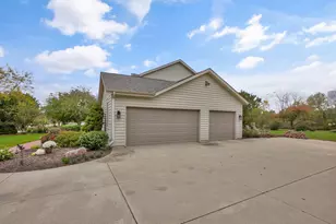 8505 S 68th St, Franklin, WI 53132 - Photo 32