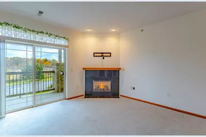 230  Hilldale Dr #1112, Hartford, WI 53027 - Photo 6