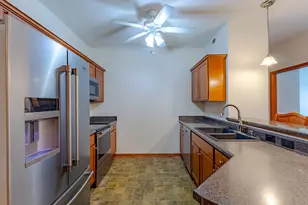 230 Hilldale Dr, Hartford, WI 53027 - Photo 8