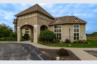 230  Hilldale Dr #1112, Hartford, WI 53027 - Photo 2