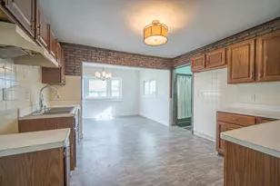 5008 N 104th St, Milwaukee, WI 53225 - Photo 12