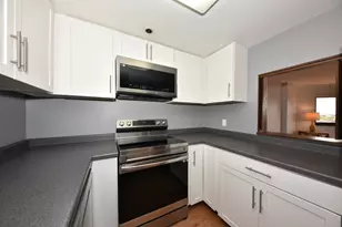 1633 N Prospect Ave, Milwaukee, WI 53202 - Photo 12