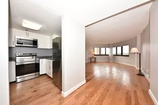 1633 N Prospect Ave, Milwaukee, WI 53202 - Photo 10