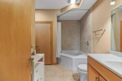 1550 E Royall Pl #505, Milwaukee, WI 53202 - Photo 18