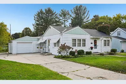 1343  Hillside Dr, Waukesha, WI 53186 - Photo 6