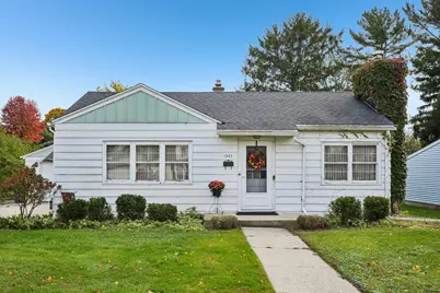 1343  Hillside Dr, Waukesha, WI 53186 - Photo 4