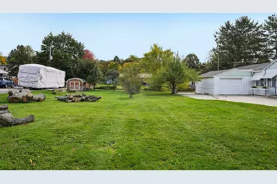 S21W23079  Hillside Dr, Waukesha, WI 53186 - Photo 4