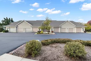 18520 Emerald Cir, Brookfield, WI 53045 - Photo 22