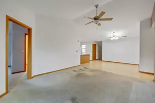 18520 Emerald Cir, Brookfield, WI 53045 - Photo 10