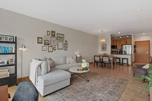 1550 E Royall Pl, Milwaukee, WI 53202 - Photo 6