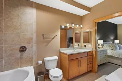 1550 E Royall Pl #505, Milwaukee, WI 53202 - Photo 16