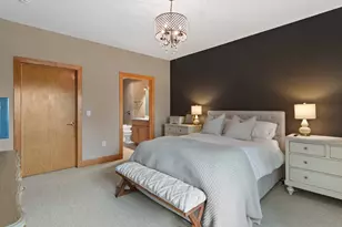 1550 E Royall Pl, Milwaukee, WI 53202 - Photo 12