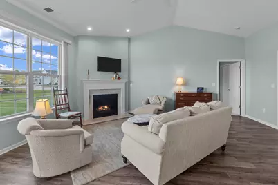 415  Cadence Cir, Lake Geneva, WI 53147 - Photo 16