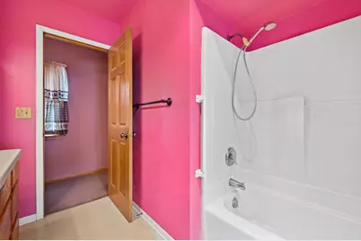 11126 W Freistadt Rd, Mequon, WI 53097 - Photo 12