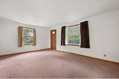 11126 W Freistadt Rd, Mequon, WI 53097 - Photo 2
