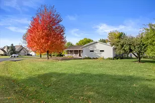 2601 Oakwood Cir, Oshkosh, WI 54904 - Photo 26
