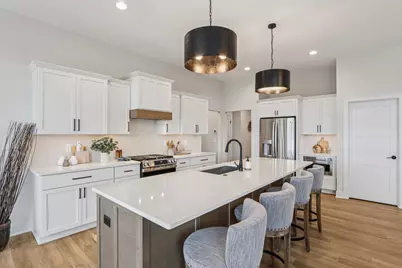 W198N4955  Hickory St, Menomonee Falls, WI 53051 - Photo 12