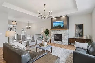 W198N4955  Hickory St, Menomonee Falls, WI 53051 - Photo 4