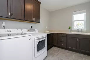 351 Stocks Dr, Delafield, WI 53018 - Photo 18