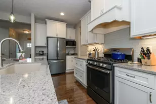 351 Stocks Dr, Delafield, WI 53018 - Photo 10