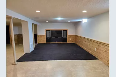 8081 N 105th St, Milwaukee, WI 53224 - Photo 30