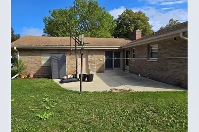 8081 N 105th St, Milwaukee, WI 53224 - Photo 38