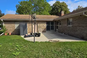 8081 N 105th St, Milwaukee, WI 53224 - Photo 38