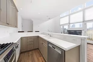 1515 N Van Buren St, Milwaukee, WI 53202 - Photo 14