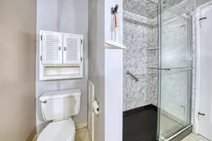 2525 S Shore Dr, Milwaukee, WI 53207 - Photo 18