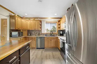 S73W16773 Briargate Ln, Muskego, WI 53150 - Photo 10