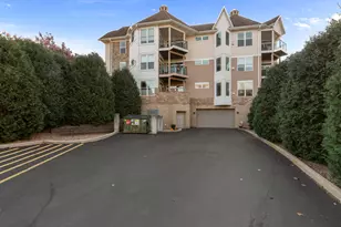 N74W13737 Appleton Ave, Menomonee Falls, WI 53051 - Photo 28