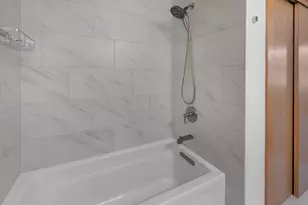 N74W13737 Appleton Ave, Menomonee Falls, WI 53051 - Photo 18