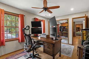 2412 W Chestnut Rd, Mequon, WI 53092 - Photo 30