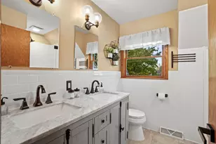 2412 W Chestnut Rd, Mequon, WI 53092 - Photo 26