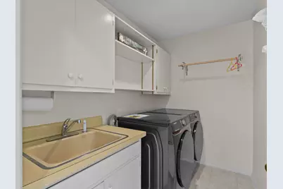 1127  Tanglewood Rd, Manitowoc, WI 54220 - Photo 36