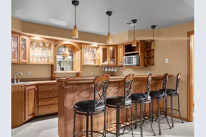 1127  Tanglewood Rd, Manitowoc, WI 54220 - Photo 6