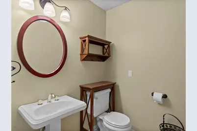 1127  Tanglewood Rd, Manitowoc, WI 54220 - Photo 38